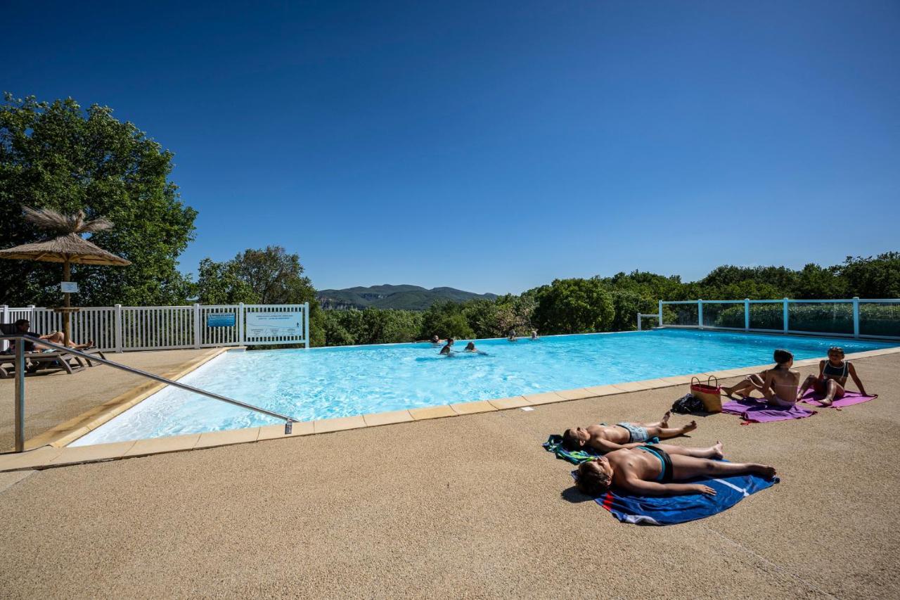 Charmant Camping Familiale 3 Etoiles Vue 360 Plage Piscine A Debordement Empl Xxl Labeaume Exterior photo