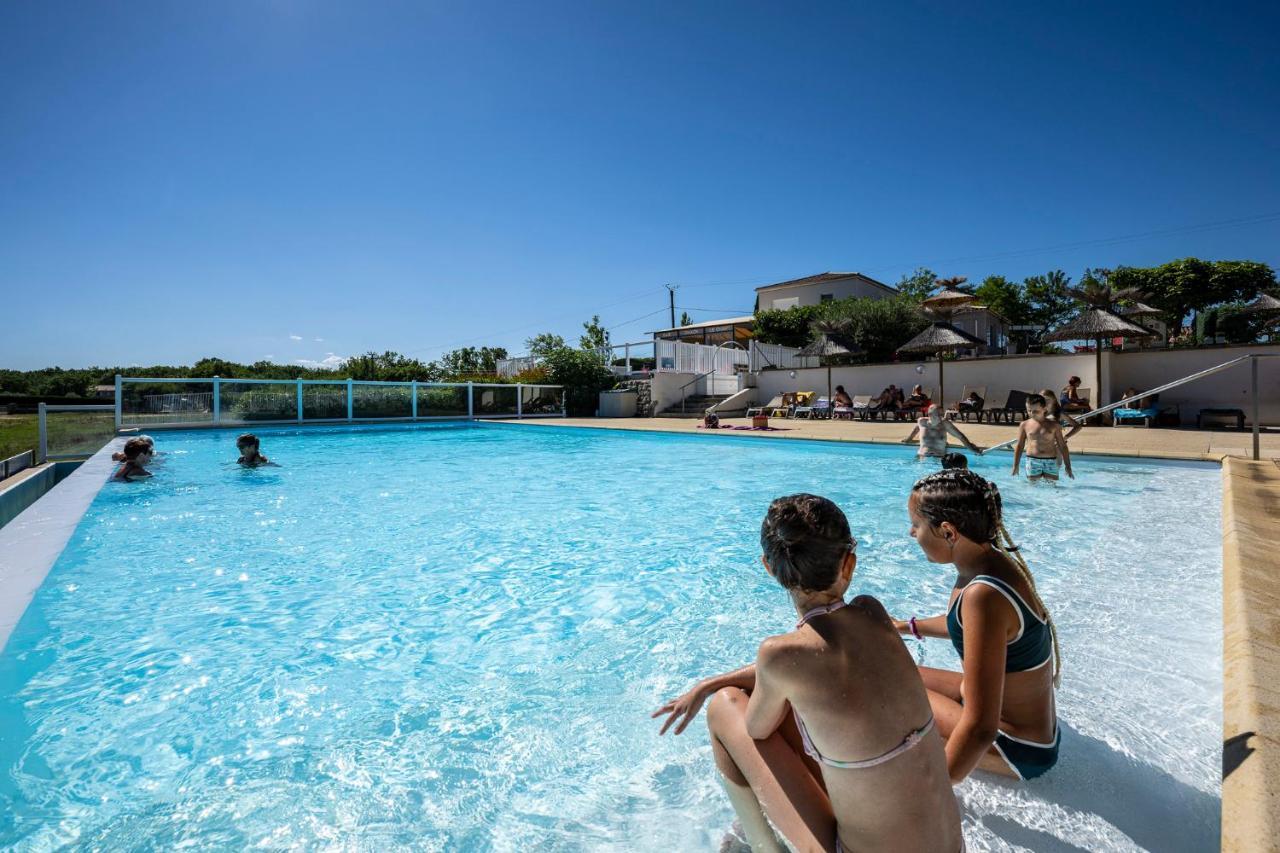 Charmant Camping Familiale 3 Etoiles Vue 360 Plage Piscine A Debordement Empl Xxl Labeaume Exterior photo