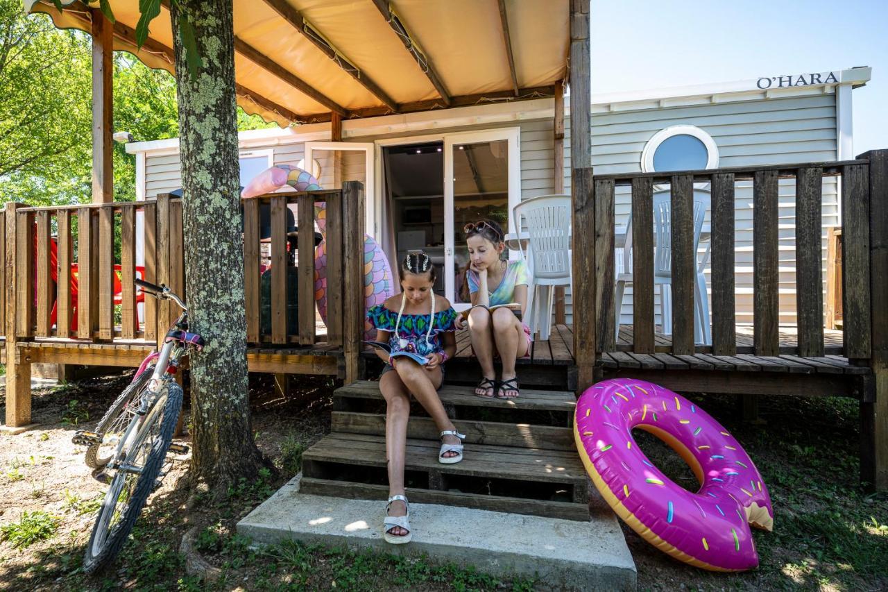 Charmant Camping Familiale 3 Etoiles Vue 360 Plage Piscine A Debordement Empl Xxl Labeaume Exterior photo