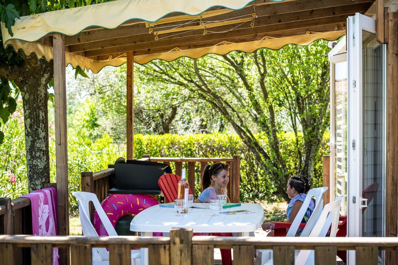 Charmant Camping Familiale 3 Etoiles Vue 360 Plage Piscine A Debordement Empl Xxl Labeaume Exterior photo