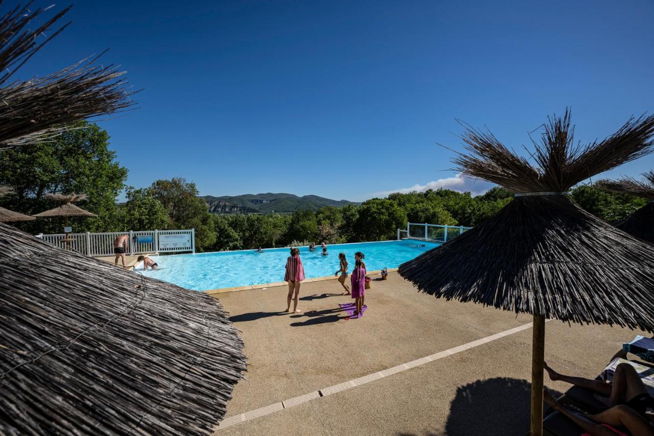Charmant Camping Familiale 3 Etoiles Vue 360 Plage Piscine A Debordement Empl Xxl Labeaume Exterior photo