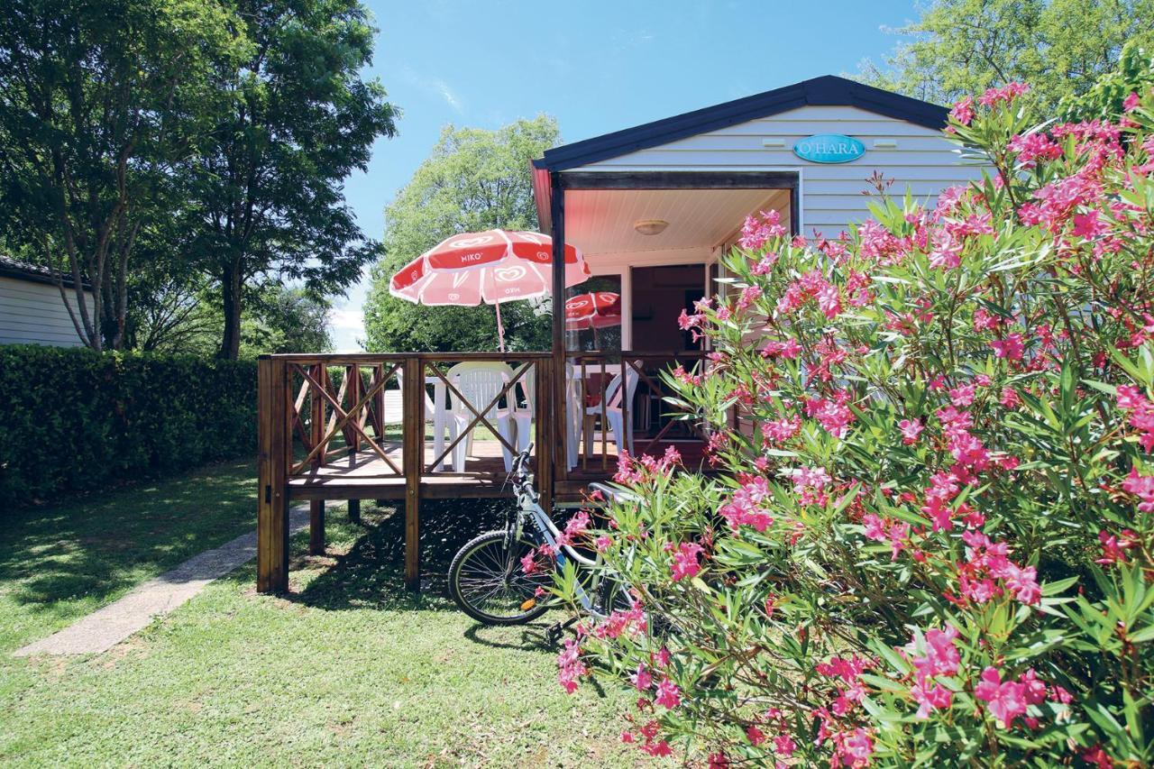 Charmant Camping Familiale 3 Etoiles Vue 360 Plage Piscine A Debordement Empl Xxl Labeaume Exterior photo